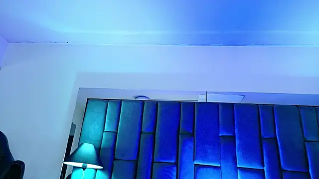 Aisha Nowak online show from 10.10.25