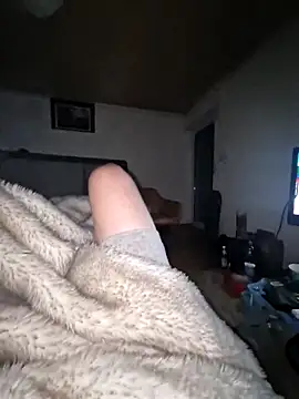 Snapshot of DerechteJunge chatting on 10.22.25 DerechteJunge online show from 10.22.25