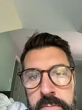 Snapshot of plaintreebull chatting on 10.16.25 plaintreebull online show from 10.16.25