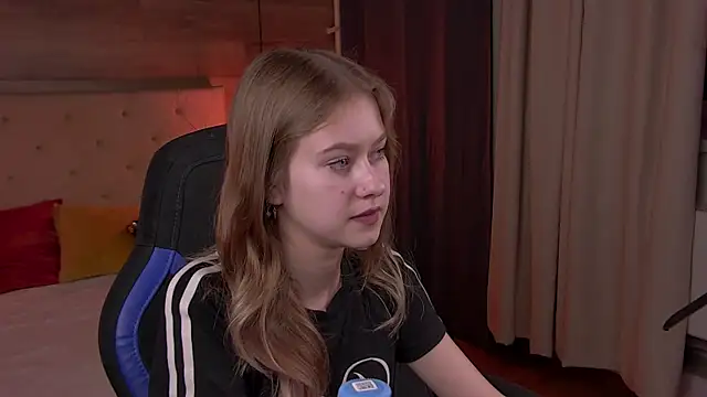 EveMundie online show from 02.18.25