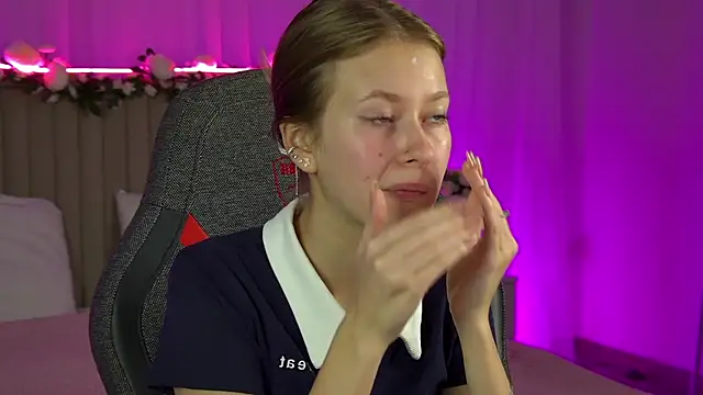 EveMundie online show from 09.09.25