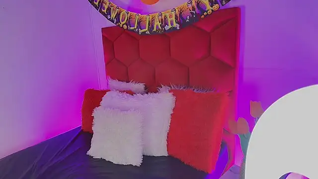 LoreleyNovoa online show from 10.14.25