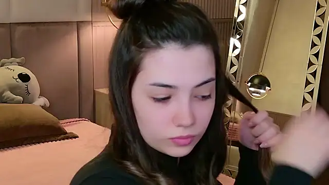 Snapshot of Alice_Deleon chatting on 02.15.26 Alice Deleon online show from 02.15.26