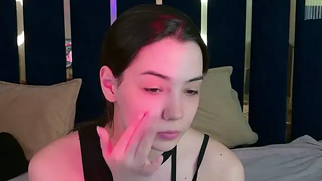 Snapshot of Alice_Deleon chatting on 03.14.26 Alice Deleon online show from 03.14.26