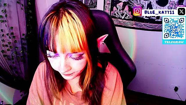 Snapshot of blue_katt chatting on 07.22.26 blue katt online show from 07.22.26