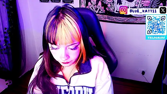 Snapshot of blue_katt chatting on 07.27.26 blue katt online show from 07.27.26