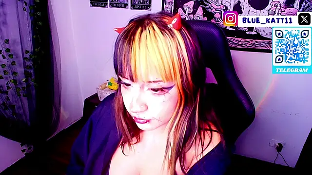 Snapshot of blue_katt chatting on 07.29.26 blue katt online show from 07.29.26