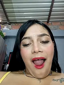 Snapshot of Emily_sharlot chatting on 03.11.25 Emily sharlot online show from 03.11.25