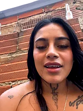 Snapshot of Emily_sharlot chatting on 10.02.25 Emily sharlot online show from 10.02.25