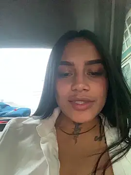 Snapshot of Emily_sharlot chatting on 10.04.25 Emily sharlot online show from 10.04.25