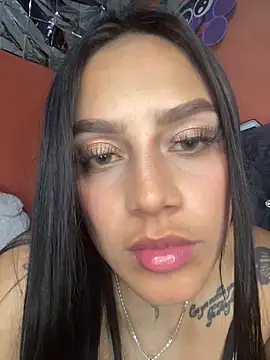 Snapshot of Emily_sharlot chatting on 12.21.25 Emily sharlot online show from 12.21.25