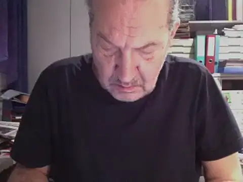 Snapshot of HMStraps01 chatting on 01.16.25 HMStraps01 online show from 01.16.25