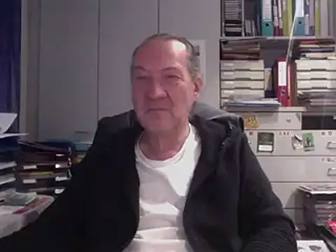 Snapshot of HMStraps01 chatting on 11.21.25 HMStraps01 online show from 11.21.25