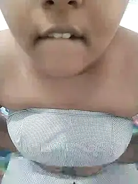 Snapshot of SLbeaty chatting on 09.11.25 SLbeaty online show from 09.11.25