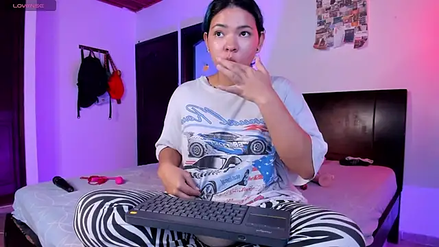 Snapshot of Ammymorgan chatting on 02.24.25 Ammymorgan online show from 02.24.25