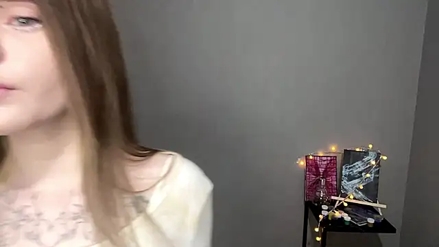 Snapshot of CarolinePepper chatting on 03.03.25 CarolinePepper online show from 03.03.25