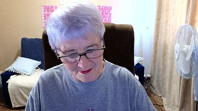 Snapshot of Sandra_Snowflake chatting on 06.19.26 Sandra Snowflake online show from 06.19.26