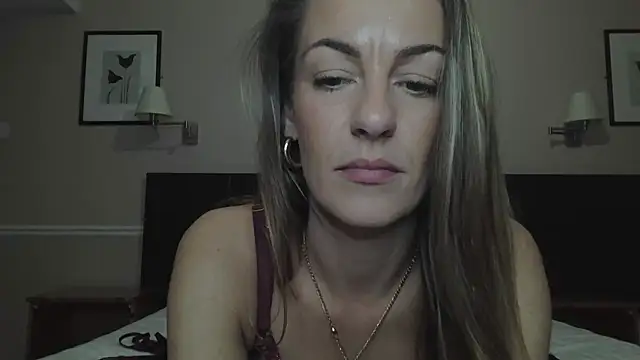 Snapshot of Edenfox- chatting on 03.17.25 Edenfox- online show from 03.17.25