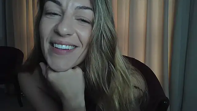 Snapshot of Edenfox- chatting on 03.22.25 Edenfox- online show from 03.22.25