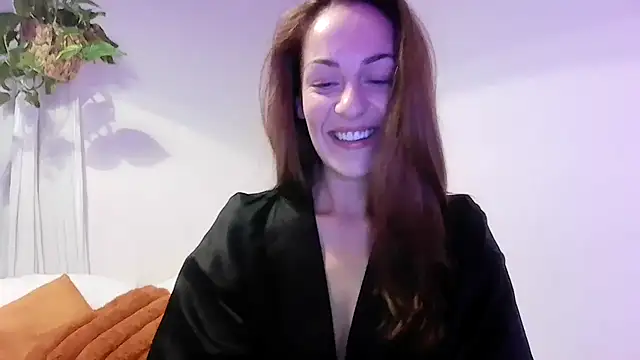 Snapshot of Edenfox- chatting on 11.23.25 Edenfox- online show from 11.23.25