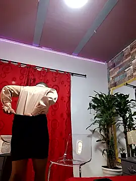 Snapshot of DashaSousaa chatting on 11.19.25 DashaSousaa online show from 11.19.25