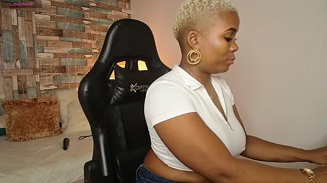 Snapshot of DashaSousaa chatting on 04.16.26 DashaSousaa online show from 04.16.26