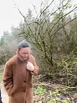 Snapshot of AvaFlowers6 chatting on 12.17.25 AvaFlowers6 online show from 12.17.25