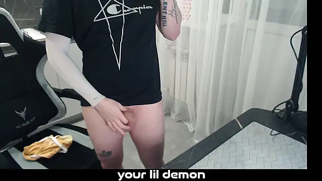 Snapshot of yourlildemon chatting on 02.21.26 yourlildemon online show from 02.21.26