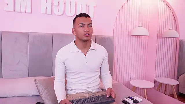 Rafa2004Cruz online show from 02.24.26