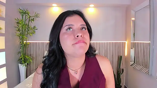 Snapshot of GeorginaReyes chatting on 12.20.25 GeorginaReyes online show from 12.20.25