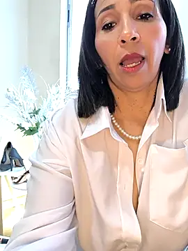 Mrsvictoriaaa online show from 11.15.25