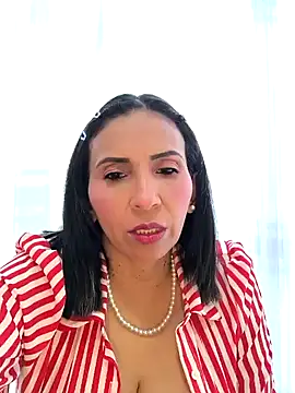 Mrsvictoriaaa online show from 11.28.25