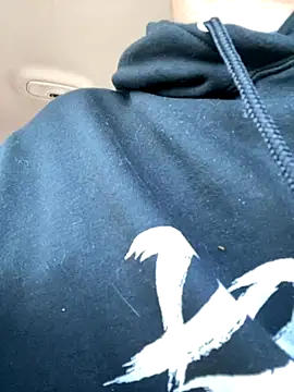 QueenM3 online show from 09.26.25