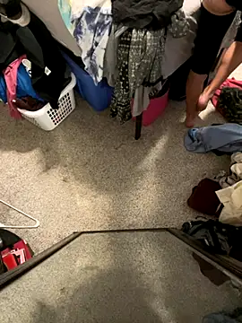 QueenM3 online show from 11.17.25