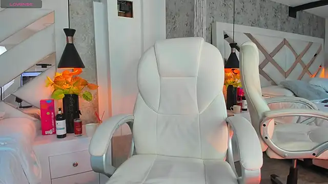 Snapshot of Charliee_Jhonson_ chatting on 02.22.25 Charliee Jhonson online show from 02.22.25