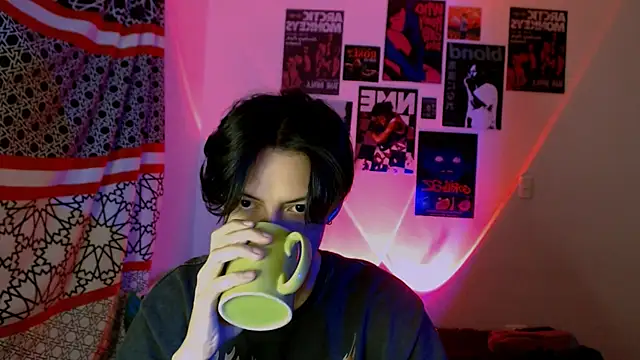 Snapshot of gunther_hda chatting on 09.25.25 gunther hda online show from 09.25.25