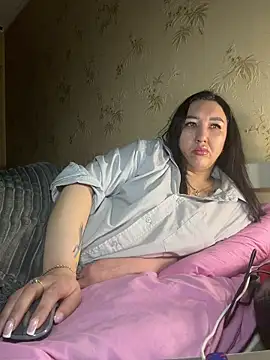 Naughtbaby 2025 online show from 05.04.26