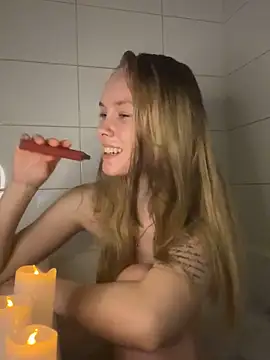 Snapshot of cosplayercutie0w0 chatting on 03.22.25 cosplayercutie0w0 online show from 03.22.25