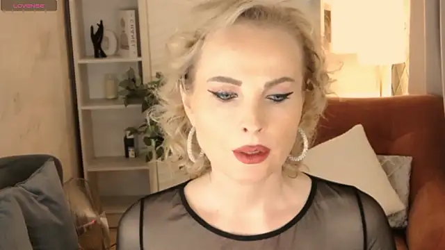 Snapshot of Sandra_Kind chatting on 03.08.26 Sandra Kind online show from 03.08.26