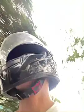 Snapshot of Boy_coll chatting on 02.18.26 Boy coll online show from 02.18.26