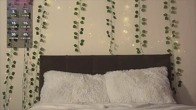 Snapshot of Asian_Vi chatting on 11.20.25 Asian Vi online show from 11.20.25