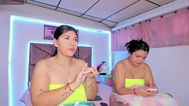 Snapshot of Cristal_Smith20 chatting on 12.19.25 Cristal Smith20 online show from 12.19.25