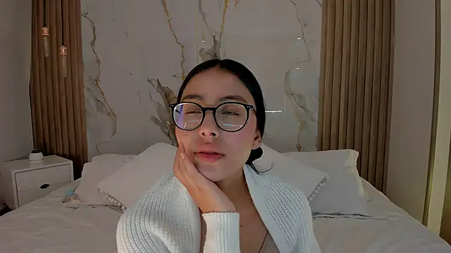 Snapshot of miss_martiina chatting on 09.12.25 miss martiina online show from 09.12.25