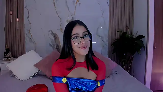 Snapshot of miss_martiina chatting on 10.21.25 miss martiina online show from 10.21.25