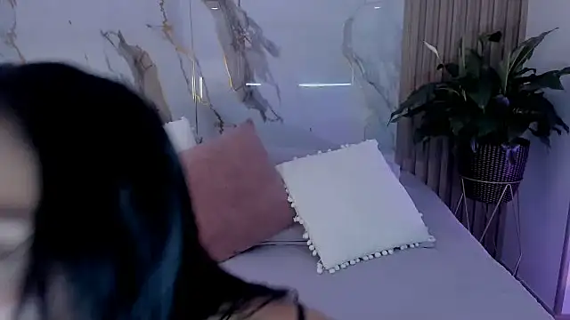 Snapshot of miss_martiina chatting on 10.26.25 miss martiina online show from 10.26.25