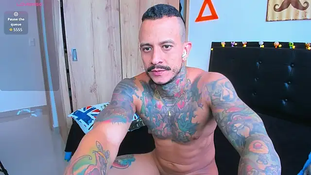 Snapshot of fitnolan chatting on 11.08.25 fitnolan online show from 11.08.25