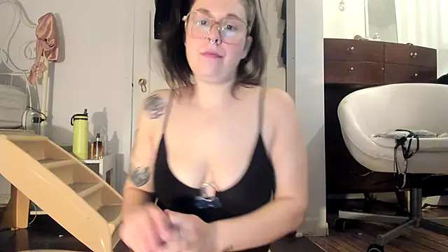 Snapshot of Rosiee69_ chatting on 02.24.25 Rosiee69 online show from 02.24.25