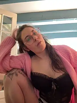 Snapshot of Rosiee69_ chatting on 03.02.25 Rosiee69 online show from 03.02.25