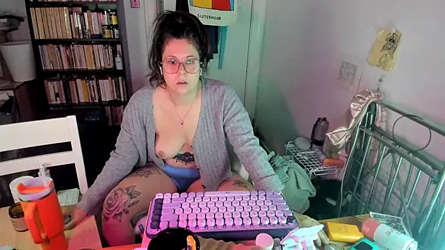 Snapshot of Rosiee69_ chatting on 11.09.25 Rosiee69 online show from 11.09.25