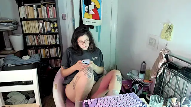 Snapshot of Rosiee69_ chatting on 11.23.25 Rosiee69 online show from 11.23.25